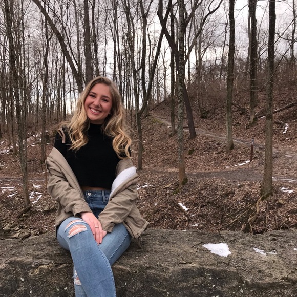 Meet your Posher, Olivia - Picture 1 of 1